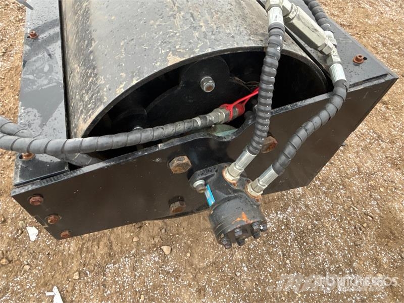  GIYI VR72 72 in Vibratory Roller مكونات أخرى