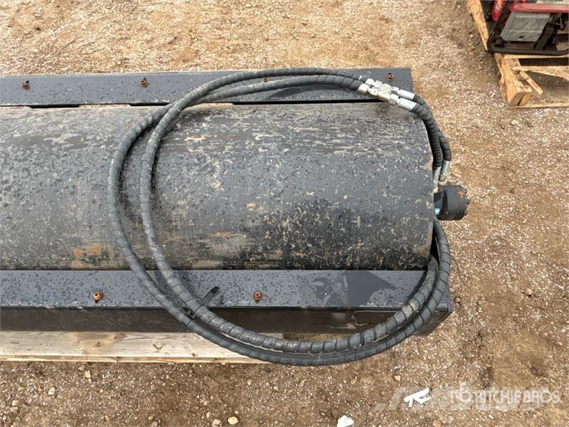  GIYI VR72 72 in Vibratory Roller مكونات أخرى