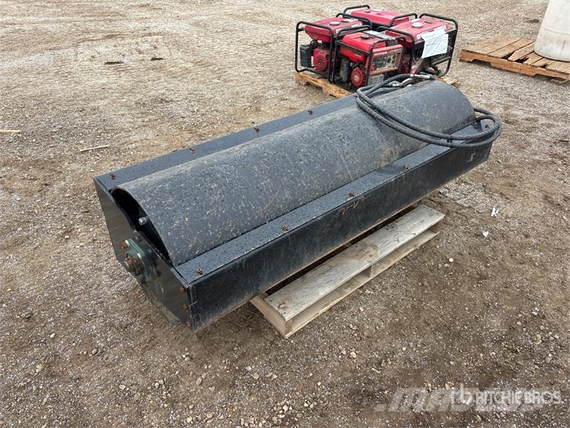  GIYI VR72 72 in Vibratory Roller مكونات أخرى