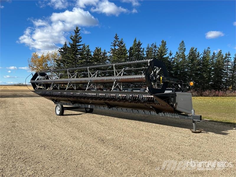 Gleaner 330 30 ft Rigid Combine Header رؤوس الحصادات الدراسات