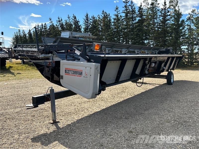 Gleaner 700 30 ft Rigid Combine Header رؤوس الحصادات الدراسات