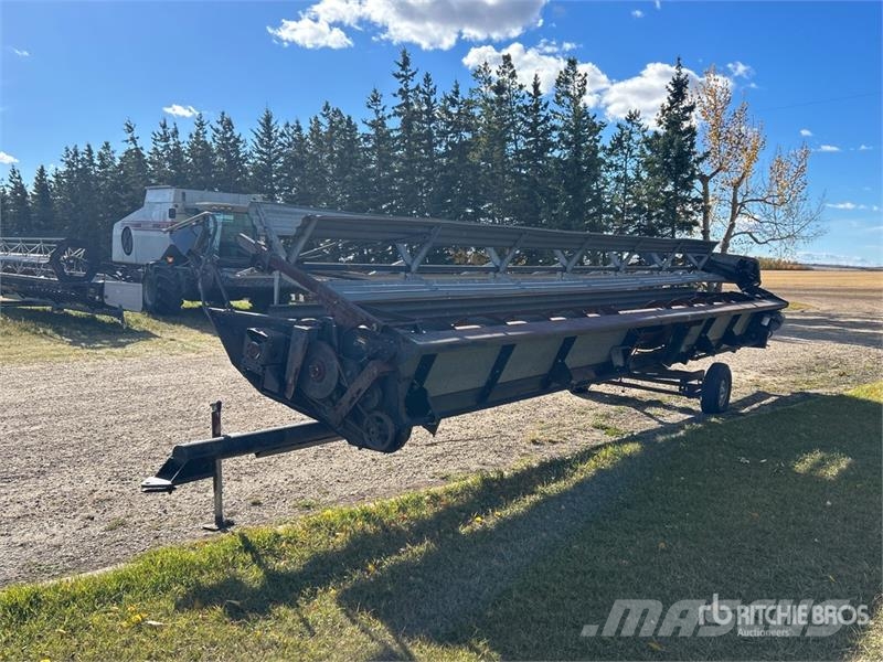 Gleaner 700 30 ft Rigid Combine Header Kombájn adapterek