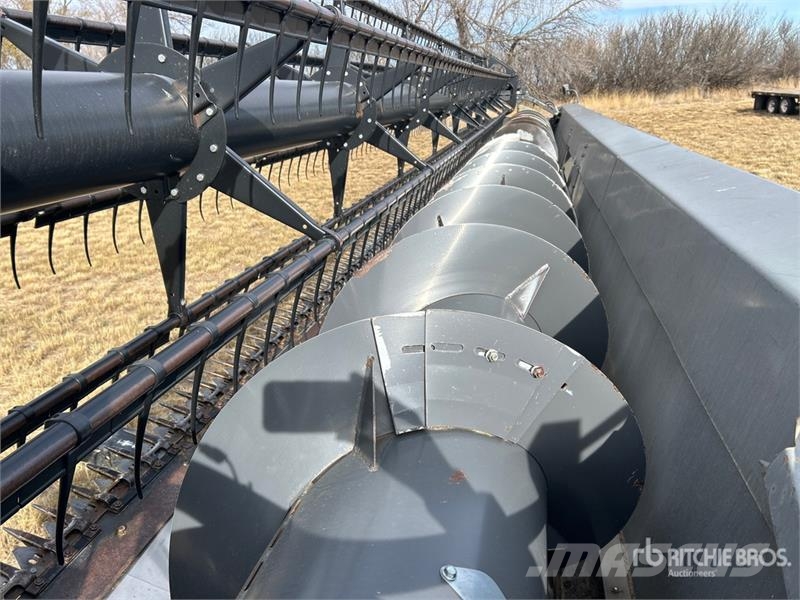 Gleaner 8200 35 ft Flex Combine Header Combine harvester heads