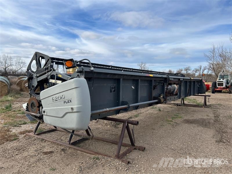 Gleaner 8200 35 ft Flex Combine Header Glave hederi za kombajne