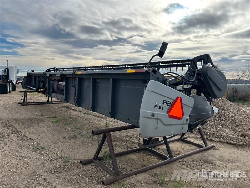 Gleaner 8200 35 ft Flex Combine Header Glave hederi za kombajne