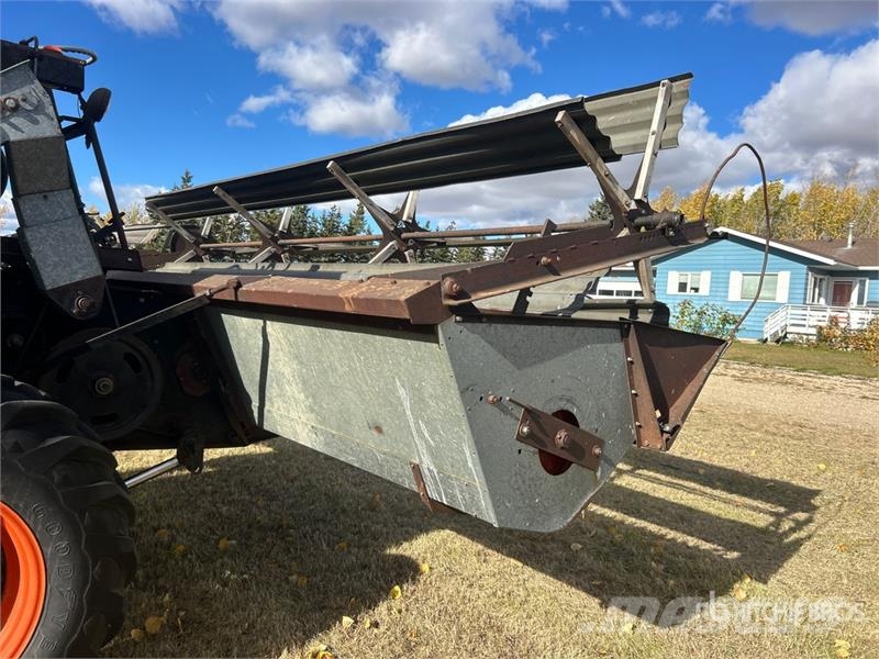 Gleaner A Combine Harvester Kombajni