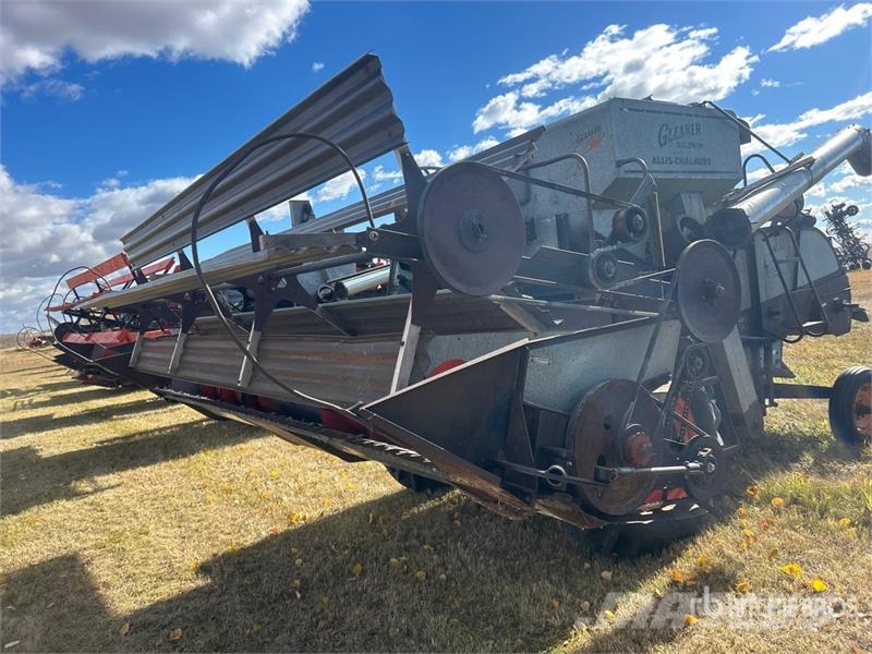Gleaner A Combine Harvester Kombajni