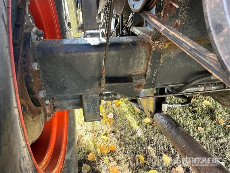 Gleaner A Combine Harvester Kombajni