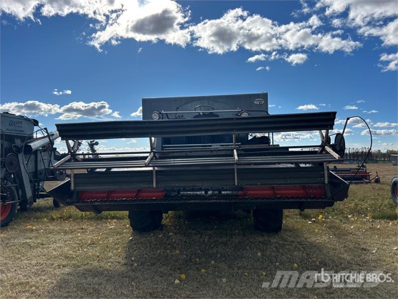 Gleaner A Combine Harvester Kombajni