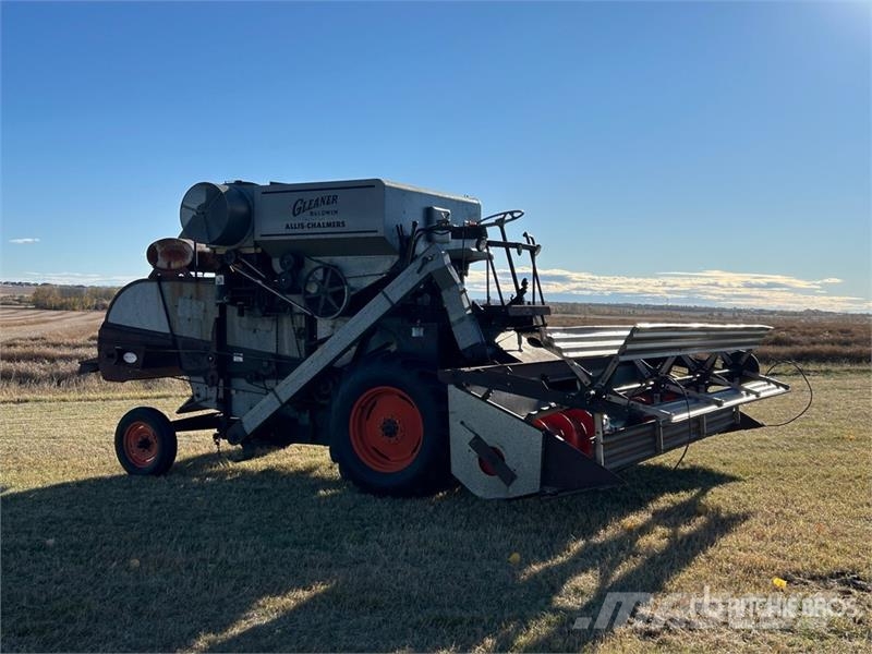 Gleaner A Combine Harvester Kombajni