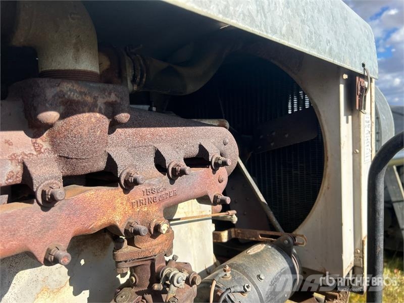 Gleaner A Combine Harvester Kombajni