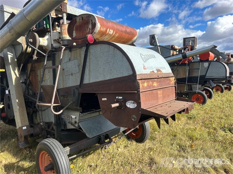 Gleaner A Combine Harvester Kombajni