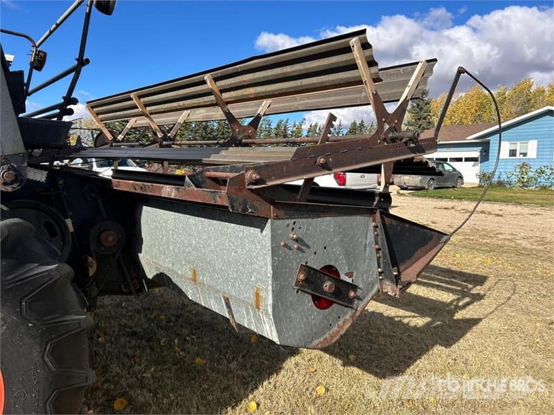 Gleaner A Combine Harvester Kombajni