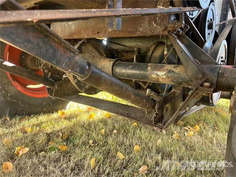Gleaner A Combine Harvester Kombajni