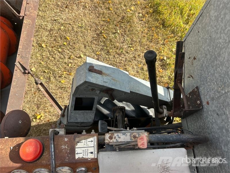 Gleaner A Combine Harvester Kombajni