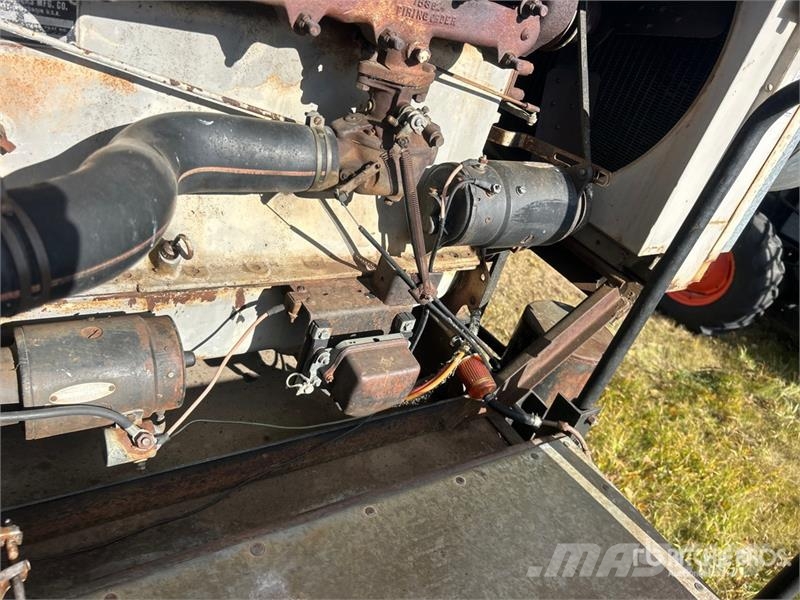 Gleaner A Combine Harvester Kombajni