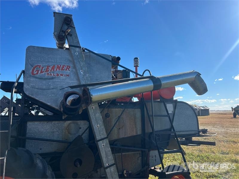 Gleaner Baldwin Combine Harvester Combine de secerat