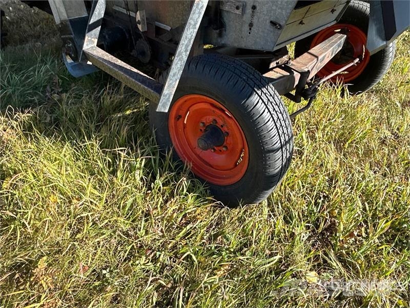 Gleaner Combine Harvester Kombajni