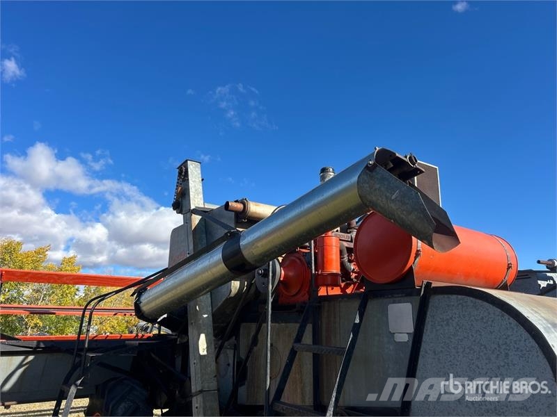 Gleaner Combine Harvester Kombajni