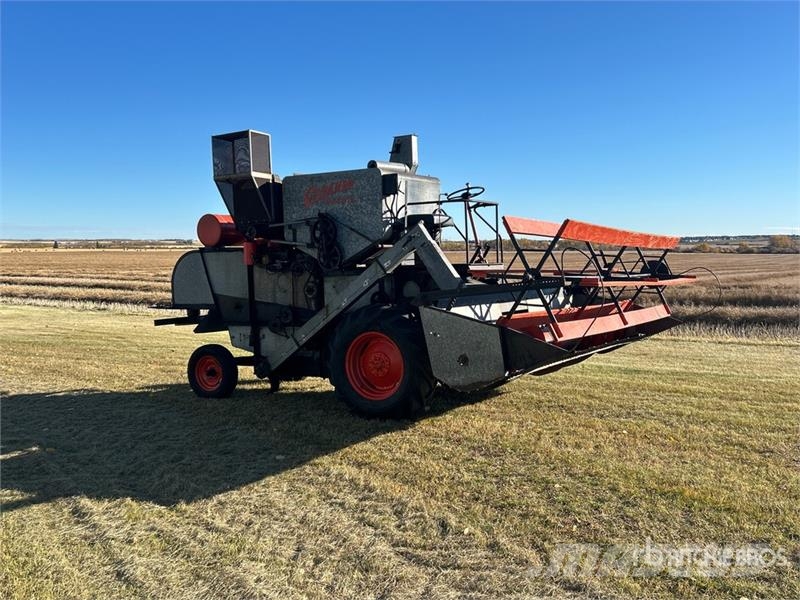 Gleaner Combine Harvester Kombajni