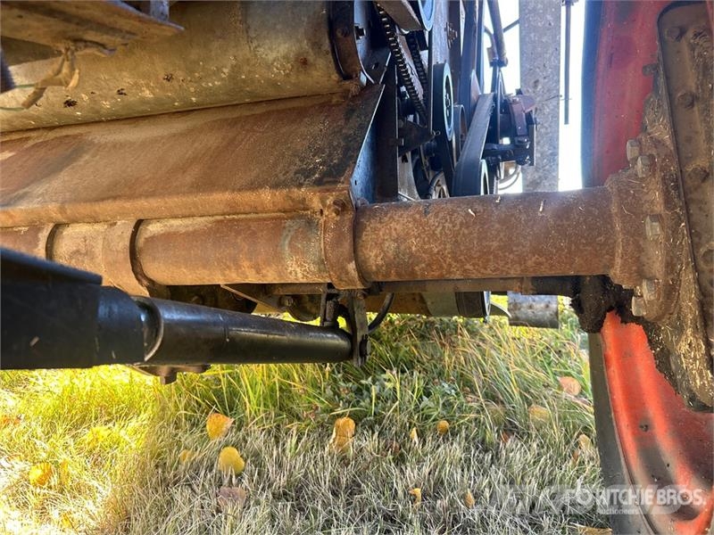 Gleaner Combine Harvester Kombajni