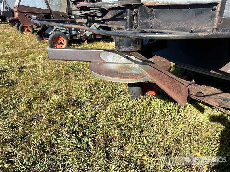 Gleaner Combine Harvester Kombajni
