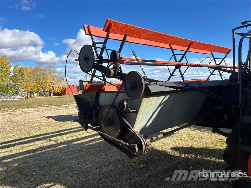 Gleaner Combine Harvester Kombajni