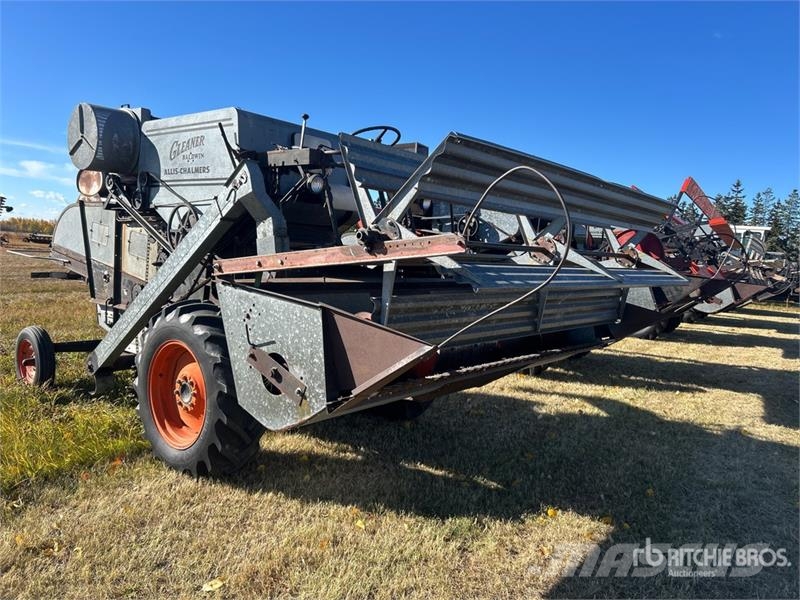 Gleaner Combine Harvester Kombajni
