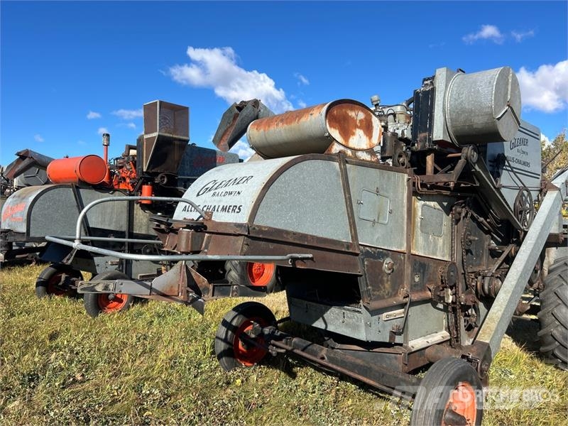 Gleaner Combine Harvester Kombajni