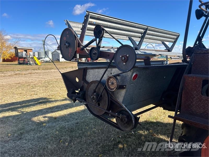 Gleaner Combine Harvester Kombajni