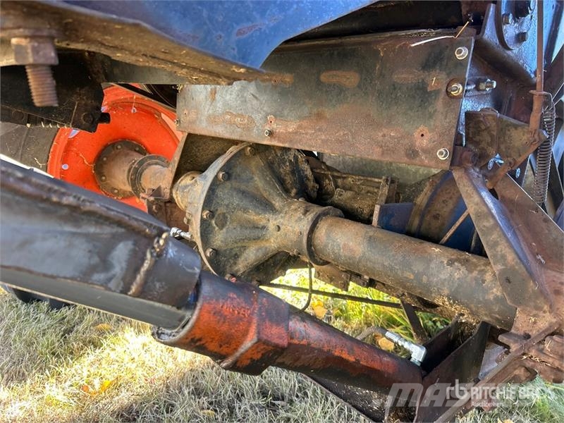 Gleaner Combine Harvester Kombajni