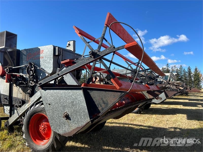 Gleaner Combine Harvester Kombajni