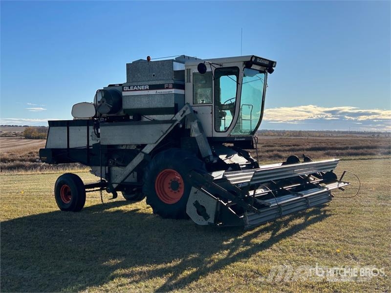 Gleaner F3 Combine Harvester Kombajni