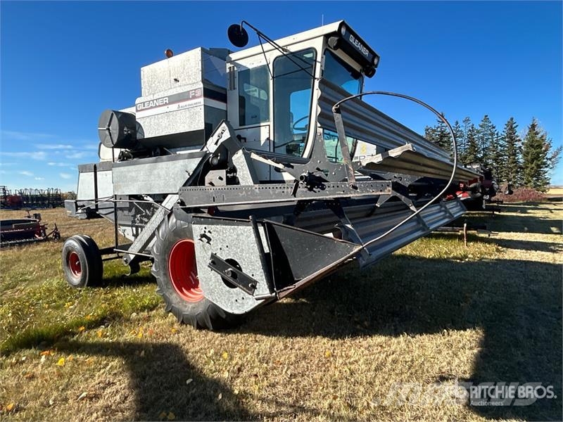 Gleaner F3 Combine Harvester Kombajni