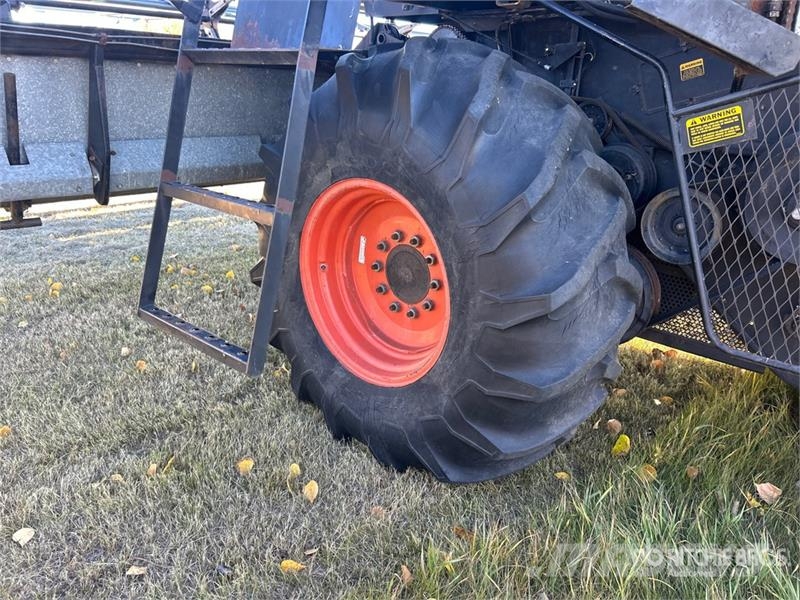 Gleaner F3 Combine Harvester Kombajni