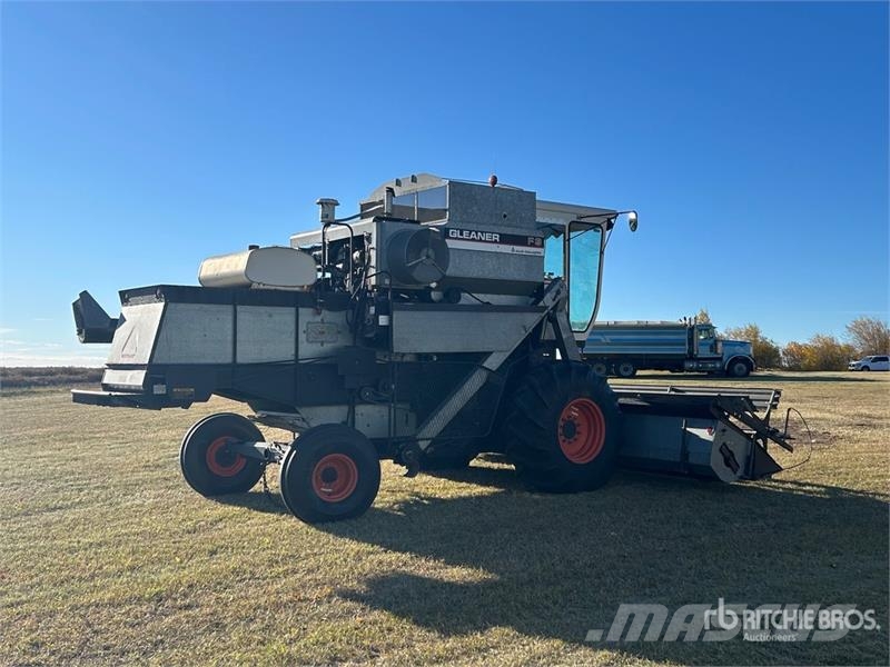 Gleaner F3 Combine Harvester Kombajni