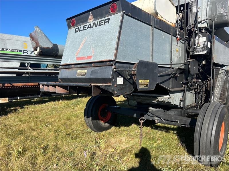 Gleaner F3 Combine Harvester Kombajni