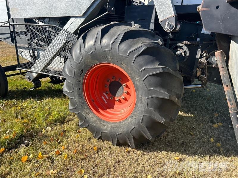 Gleaner F3 Combine Harvester Kombajni