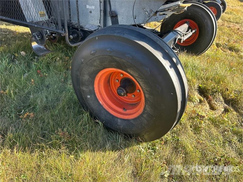 Gleaner F3 Combine Harvester Kombajni
