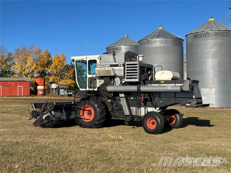 Gleaner F3 Combine Harvester Kombajni