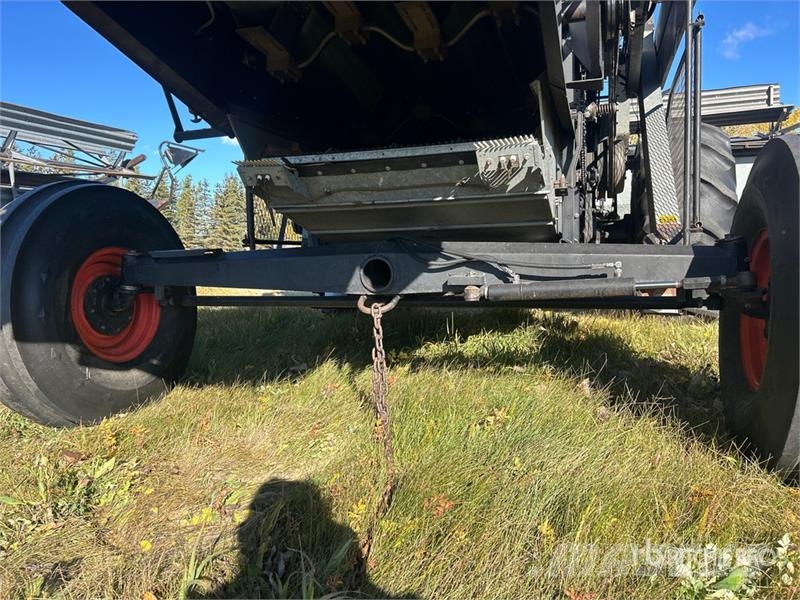Gleaner F3 Combine Harvester Kombajni