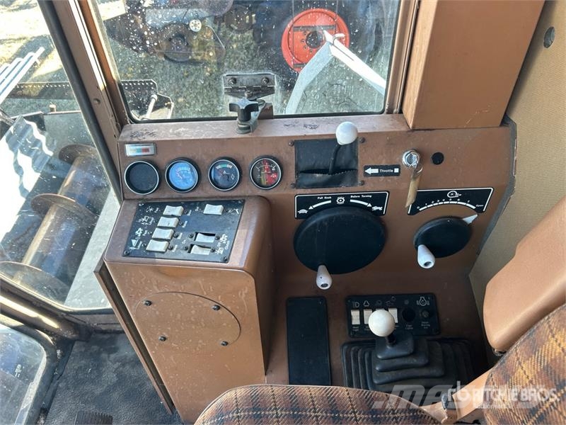Gleaner F3 Combine Harvester Kombajni