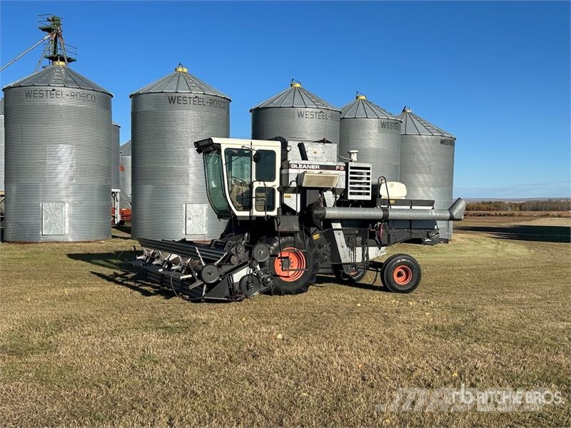 Gleaner F3 Combine Harvester Kombajni