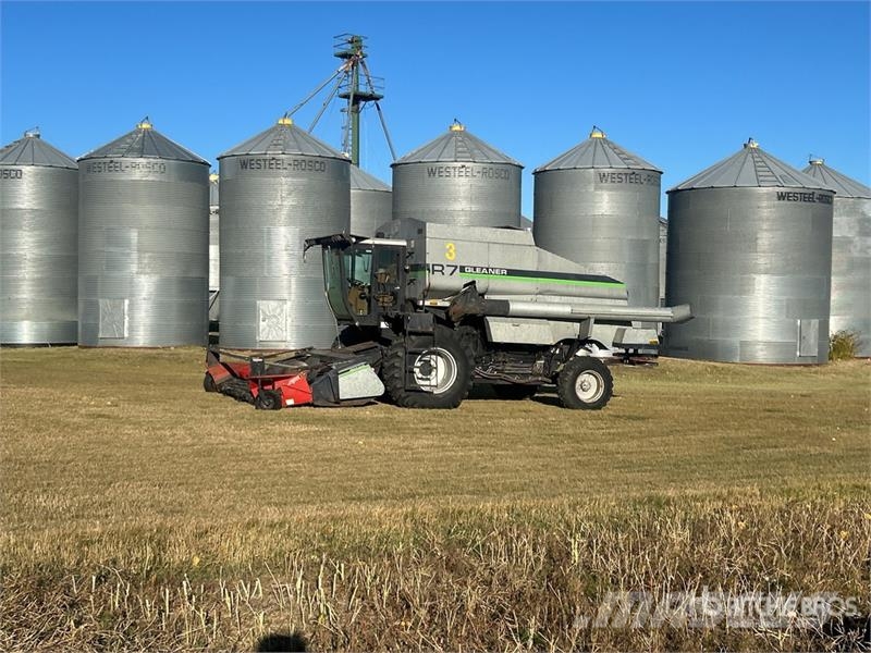 Gleaner R7 Combine Harvester Mietitrebbiatrici