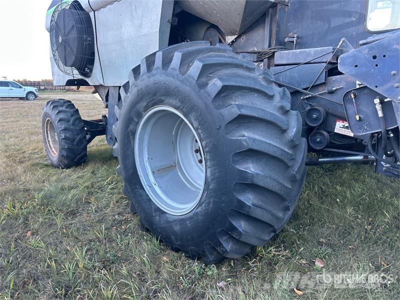 Gleaner R7 Combine Harvester Mietitrebbiatrici