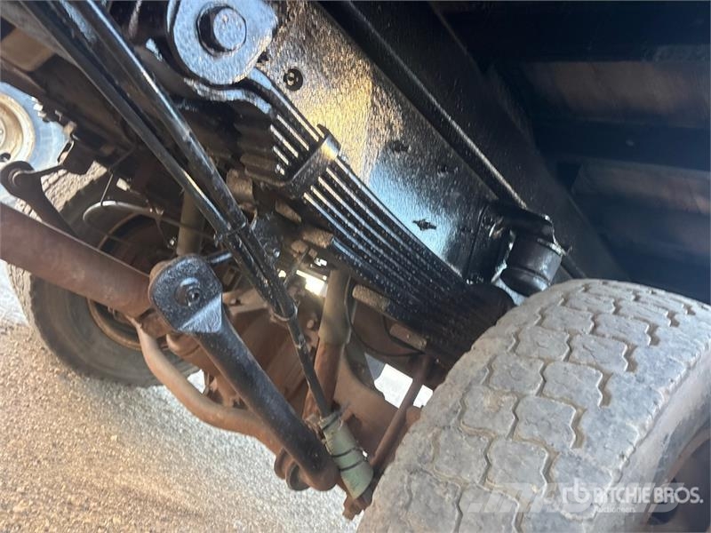 GMC 045-3 2500 kg Knuckle Boom on GMC C5500 4x4 Boom T Crane trucks