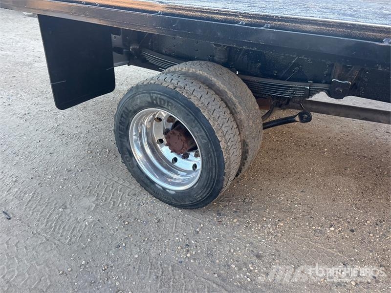 GMC 045-3 2500 kg Knuckle Boom on GMC C5500 4x4 Boom T Crane trucks