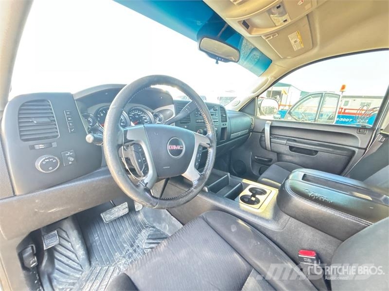 GMC 1500 4x4 Crew Cab Pickup Other
