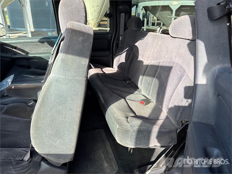 GMC 1500 4x4 Extended Cab Pickup Anders