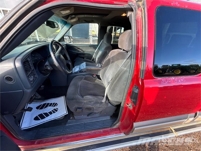 GMC 1500 4x4 Extended Cab Pickup Anders